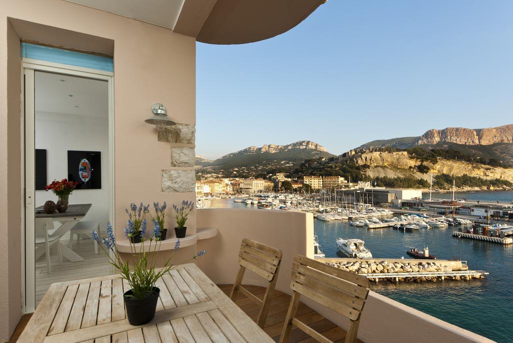Les Barques, Vue Splendide Sur Le Port De Cassis Daire Oda fotoğraf